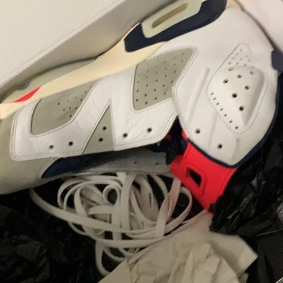 Jordan 6s - Picture 3 of 4